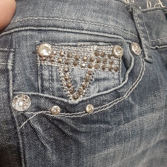 Grace in LA Women's Embellished Capri Jeans in size 3 - Picture 8 of 8